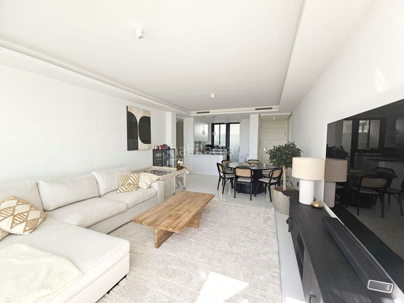 Foto bc1ec521-a39a-4c22-8ebf-37a1200d9af1. Pis amb aparcament piscina a Nueva Atalaya Estepona