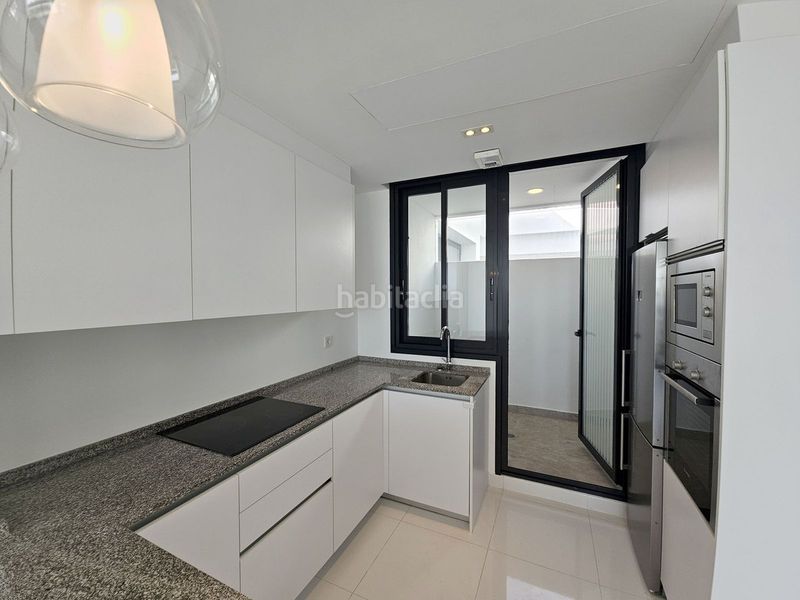 Foto f987a61b-4e59-412c-8e5e-4c451cf2e81c. Pis amb aparcament piscina a Nueva Atalaya Estepona