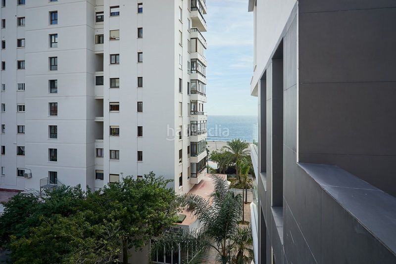 Foto cbcf4eea-c818-464d-b35c-aaff05dbe788. Pis a puerto de Estepona Estepona