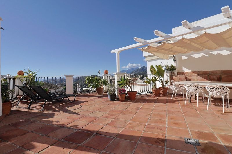 Foto 511a6bc8-8e82-41a9-9d1c-d83958a5b5b6. Casa adossada amb aparcament piscina a La Quinta Benahavís