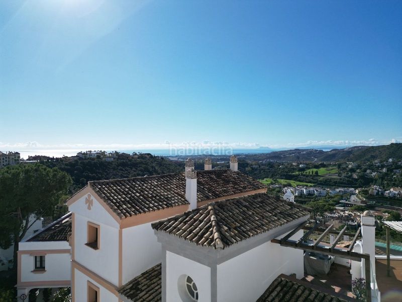 Foto e5228b31-b83c-4ce6-9891-c8e1159be18c. Casa adossada amb aparcament piscina a La Quinta Benahavís