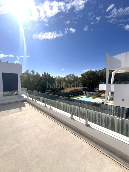 Foto 474d1393-a01e-43f4-a71f-c2f6cec2fb1d. Casa amb piscina a Nueva Atalaya Estepona