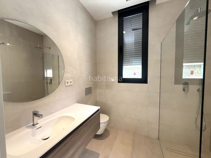 Foto 5ff8ecc6-87ff-423b-a025-56d8427a7328. Casa amb piscina a Nueva Atalaya Estepona