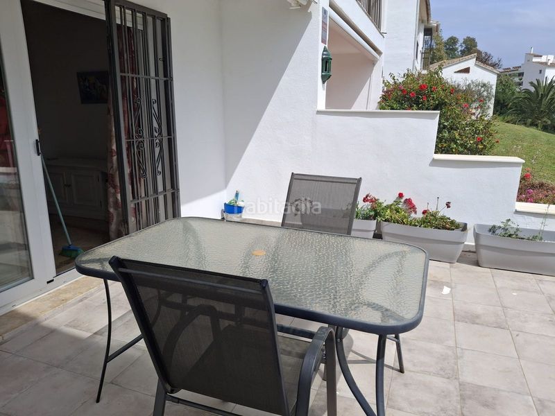 Foto bd2d6452-3022-47a3-9000-5ab52bc65970. Casa adossada amb aparcament piscina a Nueva Atalaya Estepona