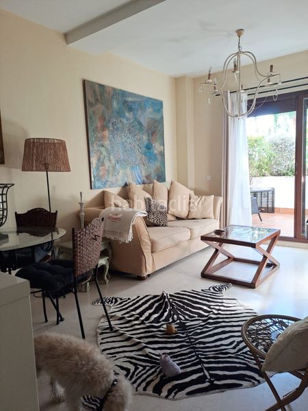 Foto da1c4a97-2325-45fe-9e9d-2cdd6fd399b2. Pis amb aparcament piscina a Centro Estepona