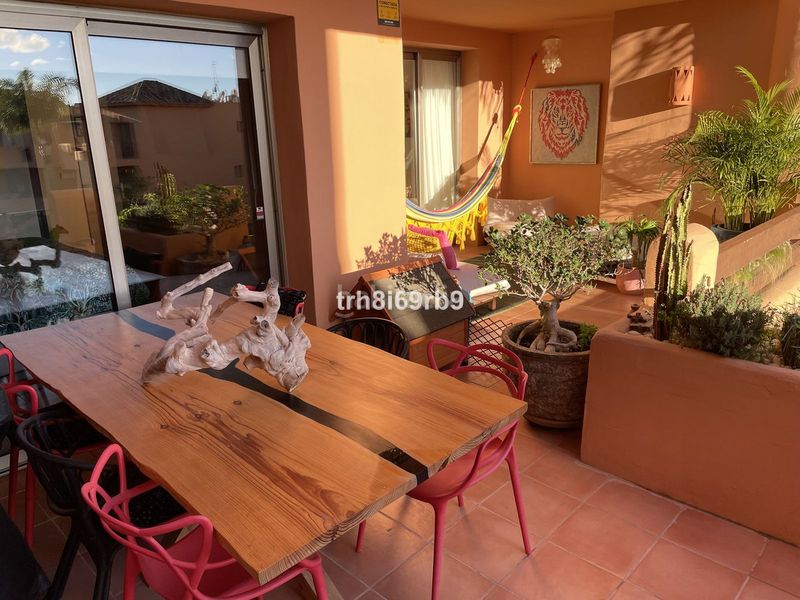 Foto e2d97b7f-f763-4c88-ae55-d4f5a12f9e8a. Pis amb aparcament piscina a Bel - Air Estepona