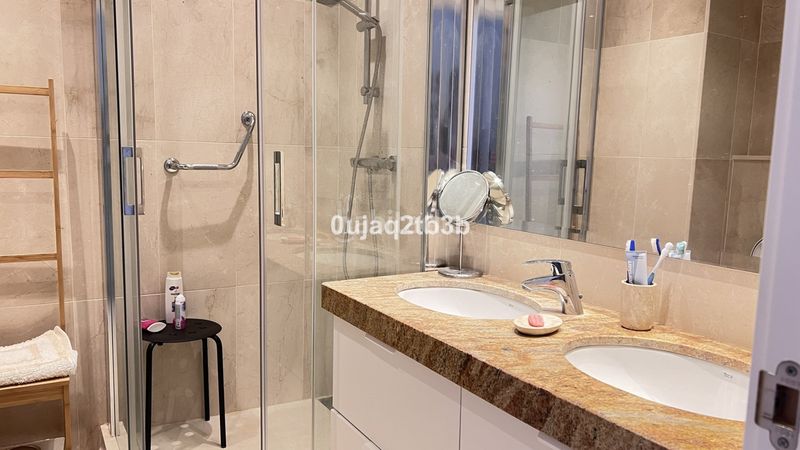 Foto 0034015e-99cb-41ac-92d1-a8654c86744f. Piso apartamento en una de las urbanizaciones mejor valoradas de la zona. cerrado con grandes zonas comunes, enorme piscina de adultos en Marbella