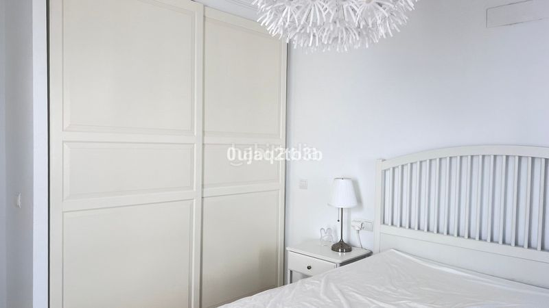 Foto 12729958-ba2d-4004-ad17-29fbce81636b. Piso apartamento en una de las urbanizaciones mejor valoradas de la zona. cerrado con grandes zonas comunes, enorme piscina de adultos en Marbella