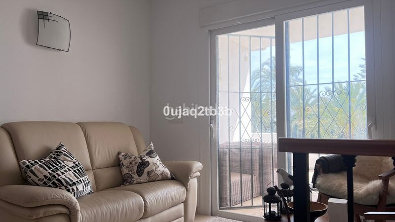 Foto 9c3d5327-0156-47c1-84a2-5393f1d31672. Piso apartamento en una de las urbanizaciones mejor valoradas de la zona. cerrado con grandes zonas comunes, enorme piscina de adultos en Marbella