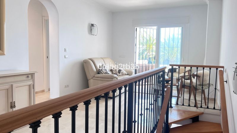 Foto adb178c8-765a-405c-9524-a8ae70c978d3. Piso apartamento en una de las urbanizaciones mejor valoradas de la zona. cerrado con grandes zonas comunes, enorme piscina de adultos en Marbella