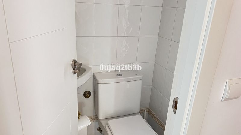 Foto bd330634-22f5-4428-be32-15283ee234fa. Piso apartamento en una de las urbanizaciones mejor valoradas de la zona. cerrado con grandes zonas comunes, enorme piscina de adultos en Marbella