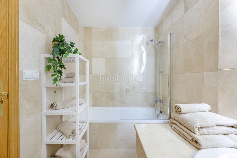 Foto 61cd1453-887e-45eb-8b0e-2725a316cfb4. Piso adéntrate en tu propio rincón del mediterráneo con este acogedor apartamento en planta baja. diseñado para el confort y la vida al en Estepona