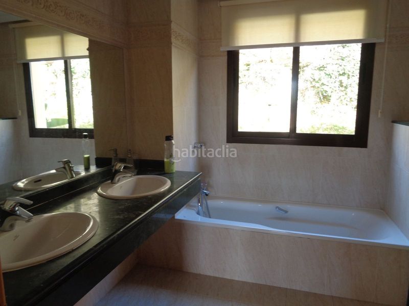 Foto 2c4b1340-9c94-4751-a981-960191b11a1c. Pis amb aparcament piscina a Benahavís pueblo Benahavís