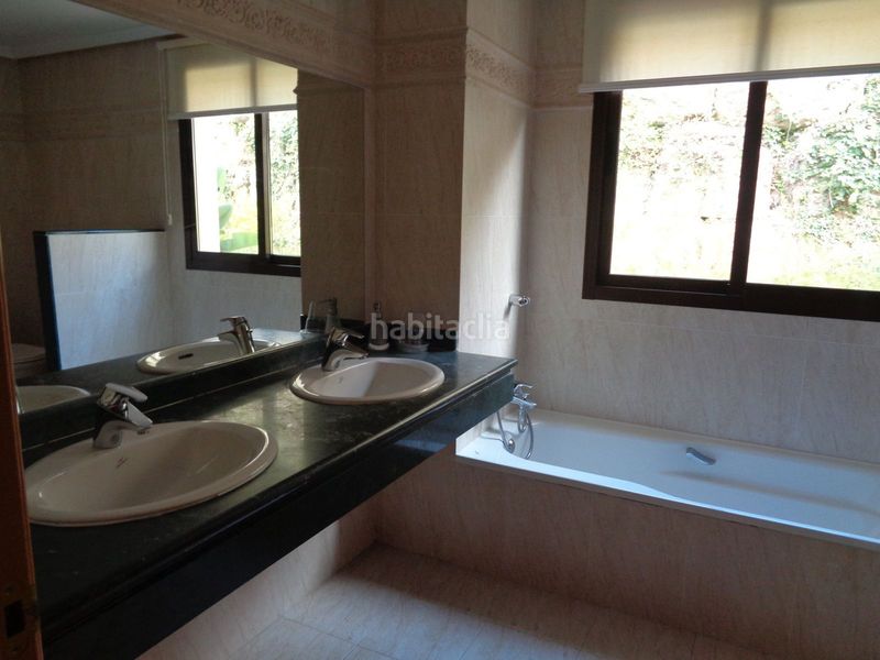 Foto 51adfcd2-4a12-49ae-a5c4-50d233d6c312. Pis amb aparcament piscina a Benahavís pueblo Benahavís