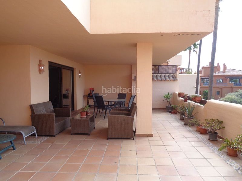 Foto dab9ddcf-286c-4248-8c5f-57a4b2e1c600. Pis amb aparcament piscina a Benahavís pueblo Benahavís