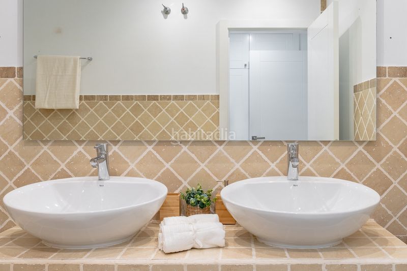 Foto 4f6efc15-c830-41d5-ab3a-0c24cce6475e. Pis amb aparcament piscina a La Concha - Resina Golf Estepona