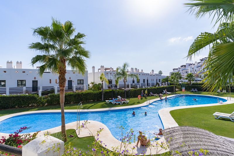 Foto 63e3e691-172d-4ac9-a825-654b0d73cee7. Pis amb aparcament piscina a La Concha - Resina Golf Estepona