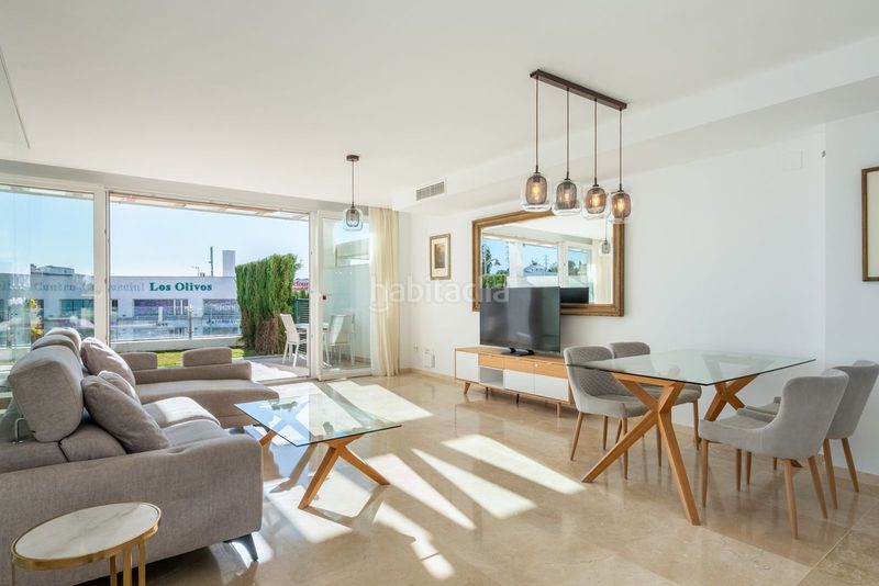 Foto 0d088cb2-5cd3-45b2-8a10-e3f4edb9a7ed. Casa adossada amb aparcament piscina a Riviera del Sol Mijas