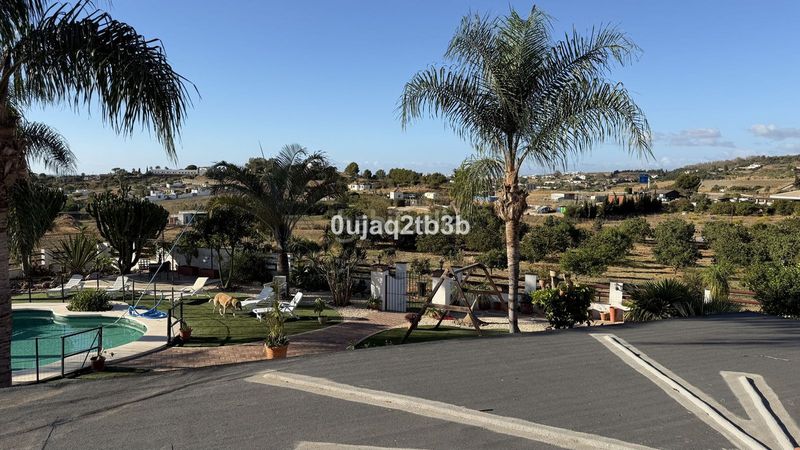 Foto 027538ac-42f1-498b-ae62-4a81affc03d9. Finca rústica a Centro Estepona