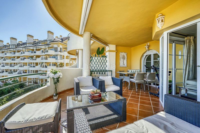 Foto 1384c886-33ef-4ec1-94e9-cd668bd074d3. Pis amb aparcament piscina a Nueva Andalucía centro Marbella