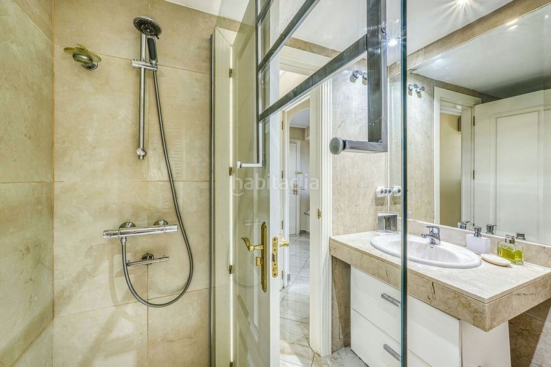 Foto 21e48dd0-23f3-460a-bb3a-1365bd499ed7. Pis amb aparcament piscina a Nueva Andalucía centro Marbella