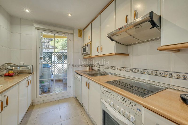 Foto 63a8ba7f-60ac-420d-9167-5f550dbd036b. Pis amb aparcament piscina a Nueva Andalucía centro Marbella