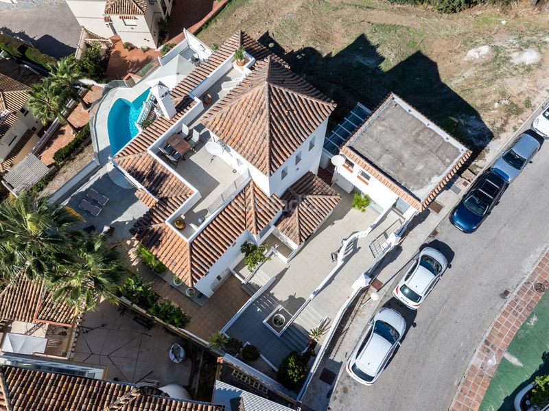 Foto ea70a89e-a571-4deb-870c-370b6c3b754f. Casa amb aparcament piscina a Riviera del Sol Mijas