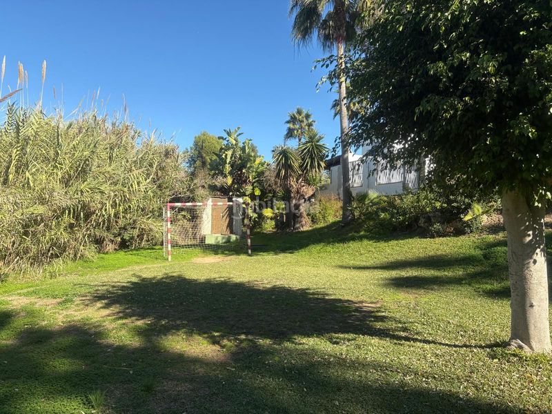 Foto b5381420-70f4-44d8-ae37-691b4cf0a33d. Casa adossada amb piscina a Cancelada Estepona