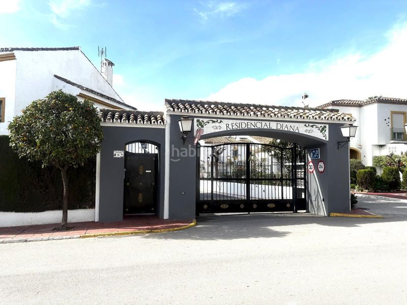 Foto c2629f52-cbc6-4686-b5de-21276bfe0683. Casa adossada amb piscina a Cancelada Estepona