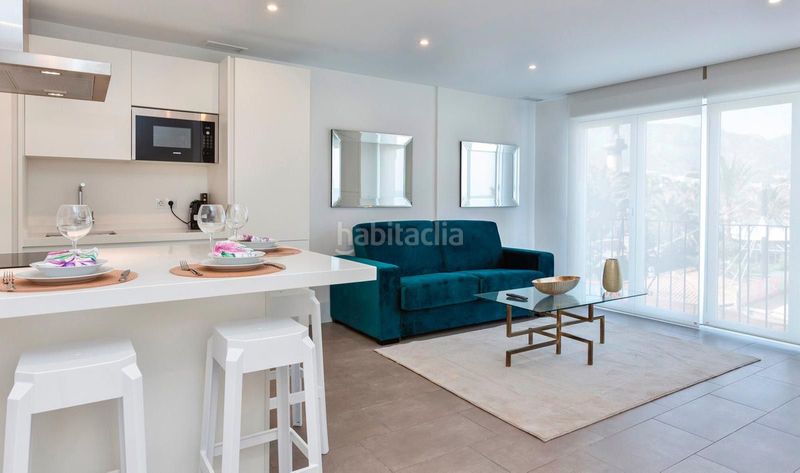 Foto a416183c-0cd4-4886-a45c-e6b5cd39e36b. Piso apartamento en primera línea de playa en Puerto Banús con vistas al mar y a la concha este magnífico apartamento en primera línea en Marbella