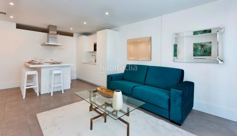 Foto d13081b7-3365-47f5-ae09-577f71e61426. Piso apartamento en primera línea de playa en Puerto Banús con vistas al mar y a la concha este magnífico apartamento en primera línea en Marbella