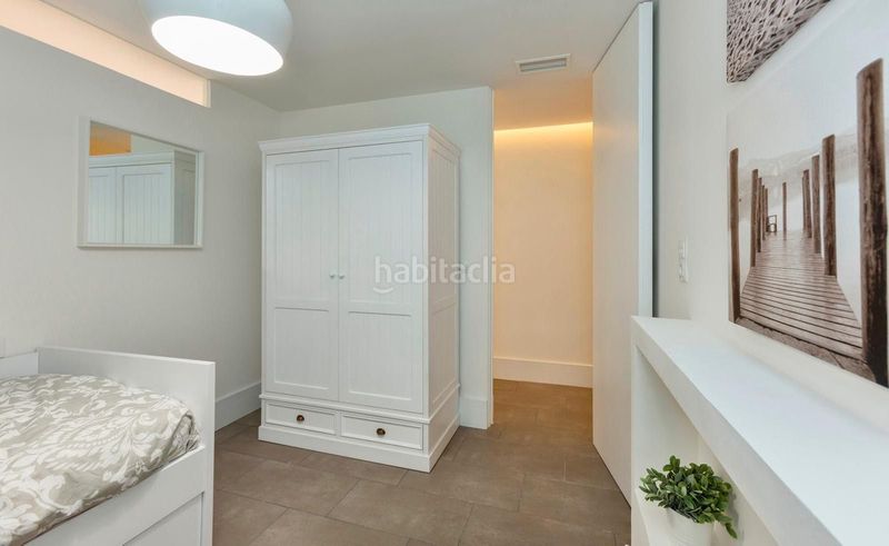 Foto e2cdb8c0-f7b1-49ff-a126-fccc16e406f1. Piso apartamento en primera línea de playa en Puerto Banús con vistas al mar y a la concha este magnífico apartamento en primera línea en Marbella