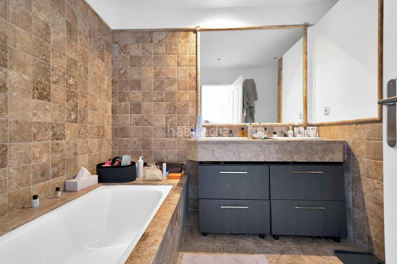 Foto 06e59903-7653-4fc7-b554-d1a267e661ce. Pis amb aparcament piscina a Nueva Atalaya Estepona