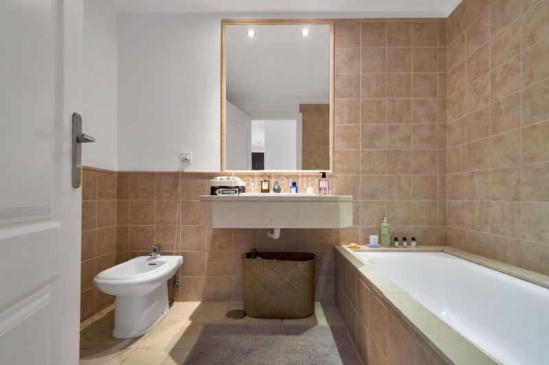 Foto 1317f0d5-deac-44b0-bea3-c99a729c07ca. Pis amb aparcament piscina a Nueva Atalaya Estepona