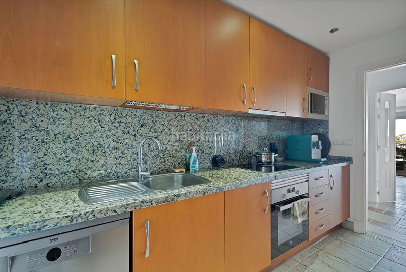 Foto 2c6925de-4062-40a7-bc4d-8af7b3039543. Pis amb aparcament piscina a Nueva Atalaya Estepona