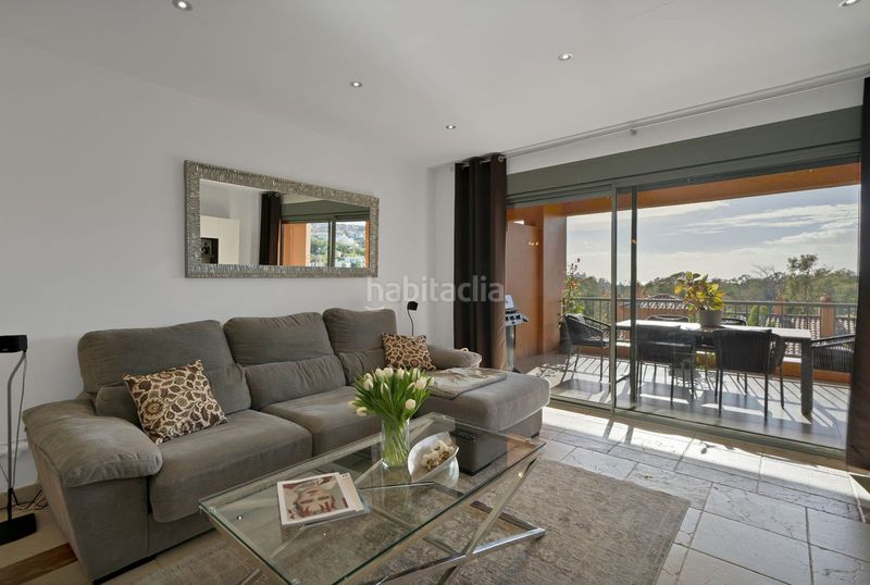 Foto 49759680-cb06-4b78-87f1-197178d88481. Pis amb aparcament piscina a Nueva Atalaya Estepona