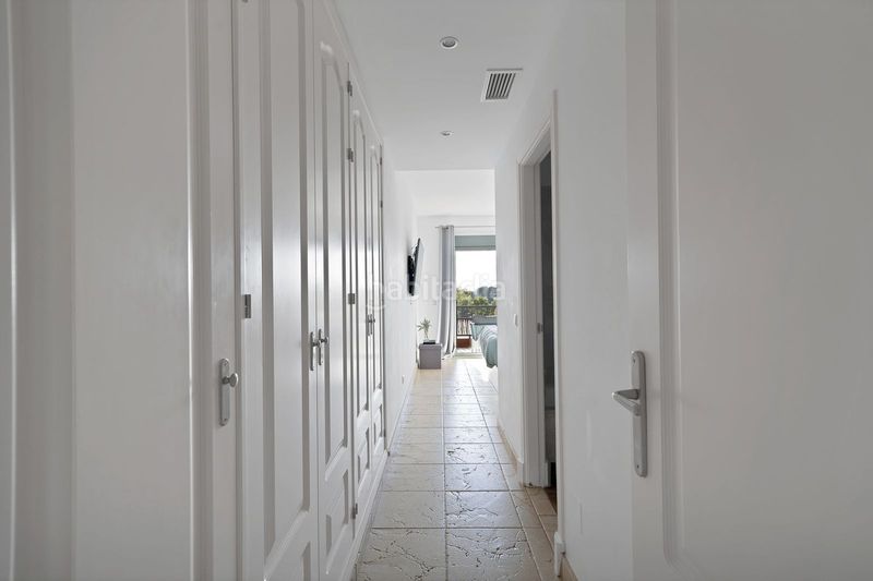 Foto aec2fcfe-5569-460f-8b27-aca58c356a11. Pis amb aparcament piscina a Nueva Atalaya Estepona