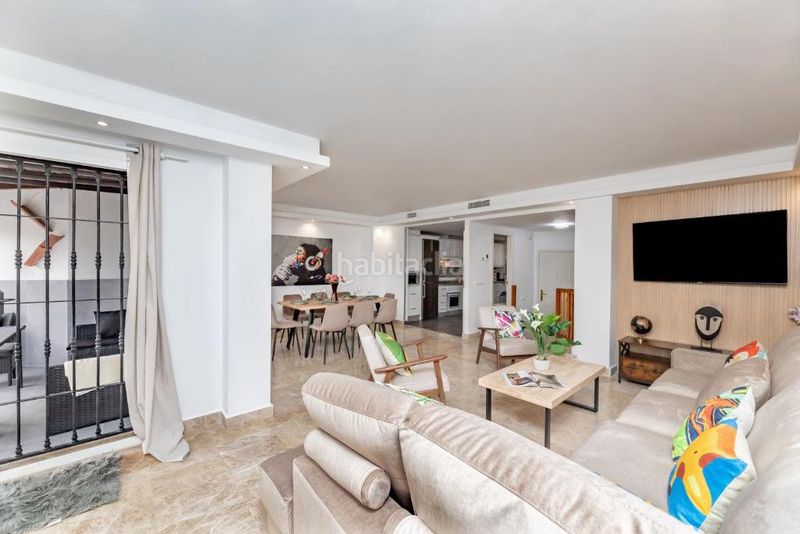 Foto 389ae54e-2a81-4597-b76a-fd3e6455d5d9. Casa adossada amb piscina a Las Brisas Marbella