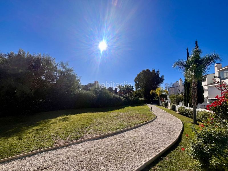 Foto 591df50b-c0eb-40ea-af06-84288597d8e5. Casa adossada amb piscina a Las Brisas Marbella