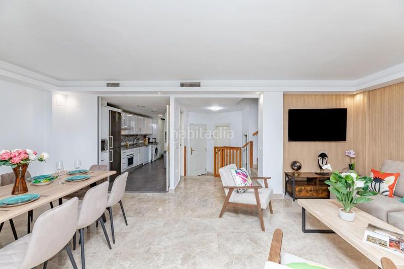 Foto 64c36dd4-6750-434c-af2f-d551f5c18e7a. Casa adossada amb piscina a Las Brisas Marbella