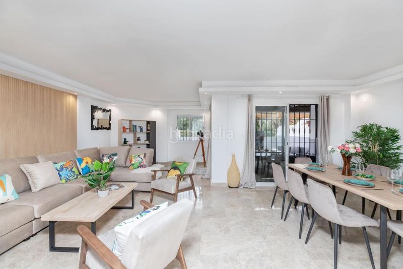 Foto baf24673-600a-49f4-9847-73f26d26fafe. Casa adossada amb piscina a Las Brisas Marbella