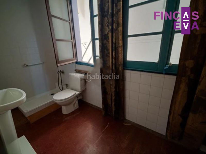 Foto f0c3e81e-c1e5-4744-982d-ebd3f29508b3. Pis a Sants Barcelona