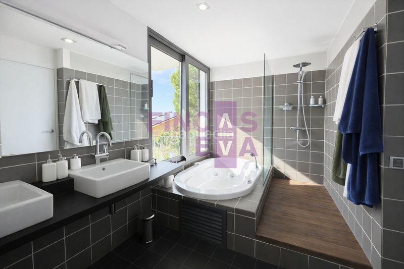 Foto 311c1e80-52d6-45ee-ab56-d8de347c6e1c. Casa amb aparcament a Teià