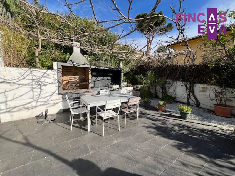 Foto 7a93286d-4a4e-423e-8bd5-1cc224b25e29. Casa amb aparcament a Teià