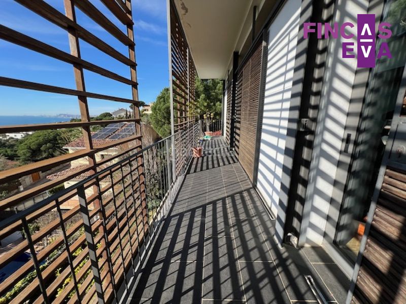 Foto e0f08f1b-dcea-4abd-8ace-5e5c1dc8f219. Casa amb aparcament a Teià