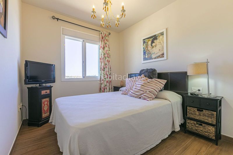 Foto 77dd3828-b773-409d-a204-0b09a5b671e1. Casa adossada amb aparcament piscina a la cala Mijas Mijas