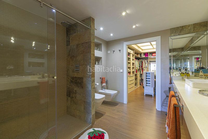 Foto acd61c1e-0e9e-4d7a-8e3a-813b2e22a70b. Casa adossada amb aparcament piscina a la cala Mijas Mijas