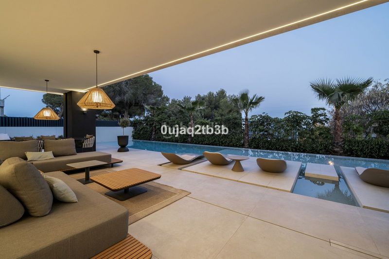 Foto 94747782-6409-47a1-9768-7ebd2e743025. Casa amb aparcament piscina a Sierra Blanca Marbella
