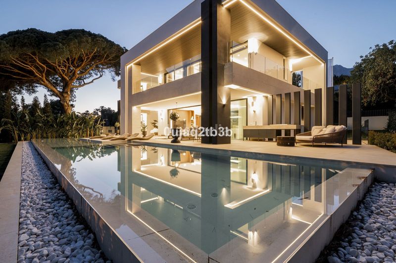 Foto f71a3001-dcc6-462a-9c66-5ea466edf94f. Casa amb aparcament piscina a Sierra Blanca Marbella