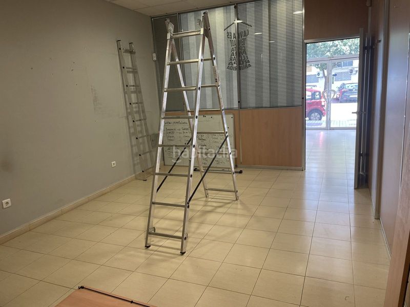 Foto b6acbfc2-43e2-40be-9846-282c2aa8a550. Ufficio con parcheggio in Centro Estepona